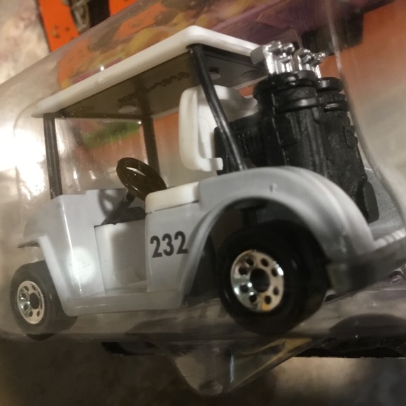 Matchbox GOLF CART with black golf bags and silver clubs - Picture 6 of 6